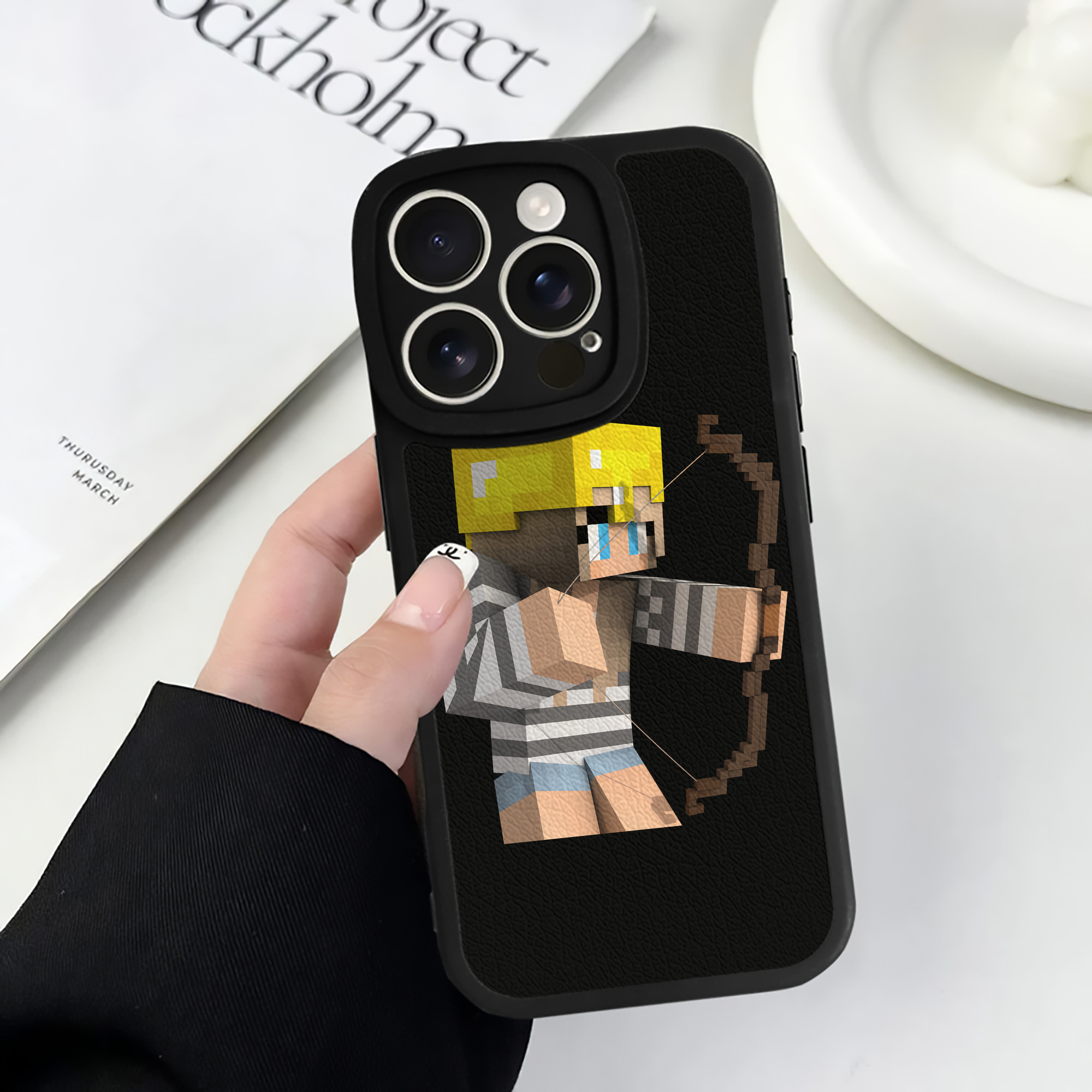 （画像用） マインクラフト ブロックの世界 Minecraft MC Block world 【iPhone 16シリーズ対応】シリコンスマホケース（レザー調） 材質：シリコン